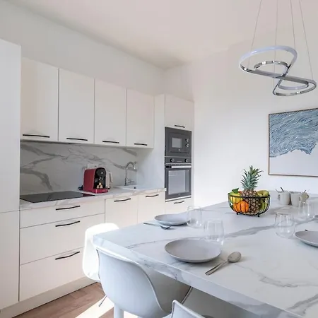 Roumanille - Superbe Rénové Proche Plages Et Palais Appartement